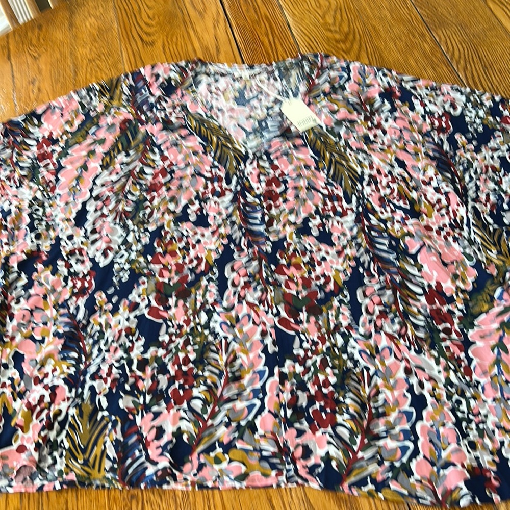 JODIFL floral rayon V-Neck blouse.  Size Large.  New with Tags
